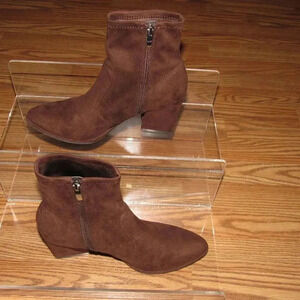 MARC FISHER Leave Brown Ankle Booties Size 8M